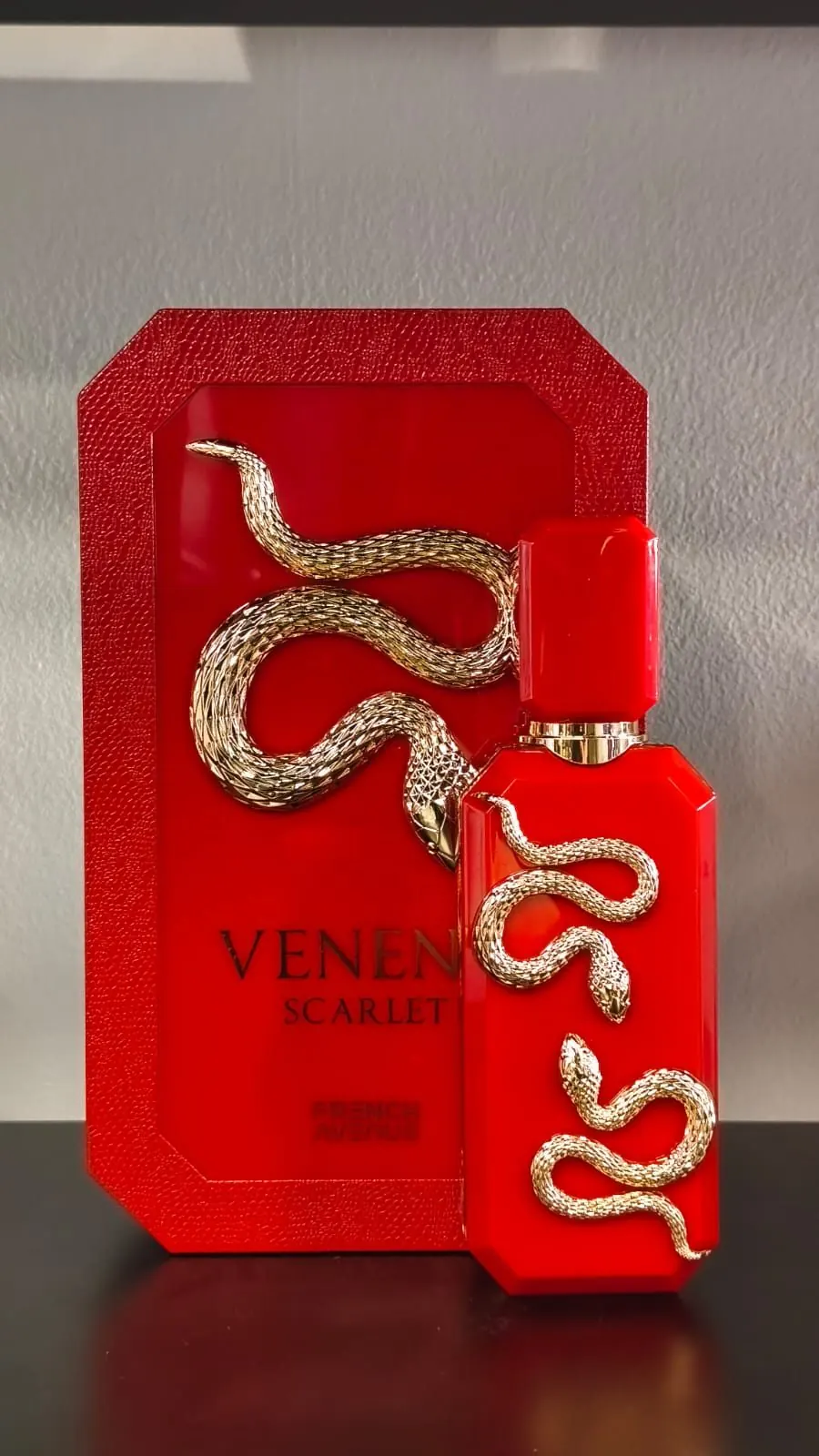Veneno Scarlet